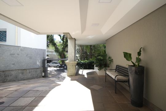 Quintal de apartamento à venda com 3 quartos, 114m² em Petrópolis, Porto Alegre