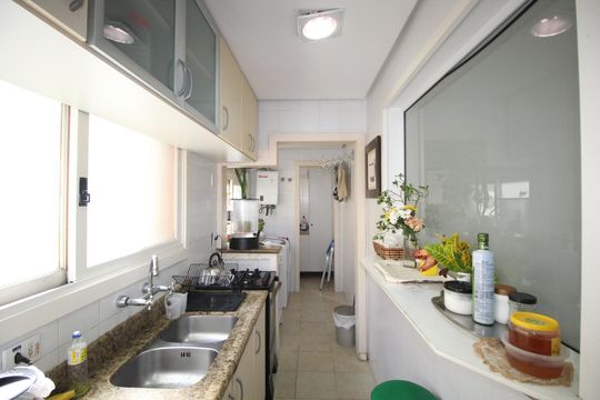 Cozinha de apartamento à venda com 3 quartos, 114m² em Petrópolis, Porto Alegre