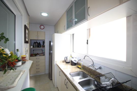 Cozinha de apartamento à venda com 3 quartos, 114m² em Petrópolis, Porto Alegre