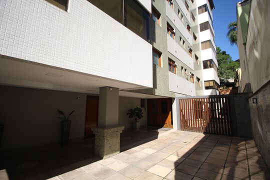 Fachada do bloco de apartamento à venda com 3 quartos, 114m² em Petrópolis, Porto Alegre