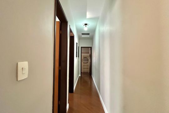 Corredor de casa à venda com 3 quartos, 156m² em Vila Campestre, São Paulo