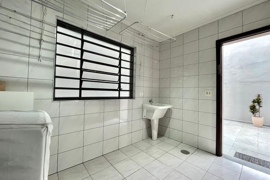 Área de Serviço de casa à venda com 3 quartos, 156m² em Vila Campestre, São Paulo