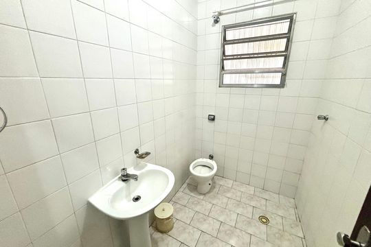Banheiro 1 de casa à venda com 3 quartos, 240m² em Parque Boturussu, São Paulo