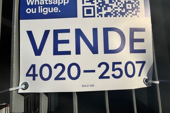 Fachada de casa à venda com 3 quartos, 240m² em Parque Boturussu, São Paulo