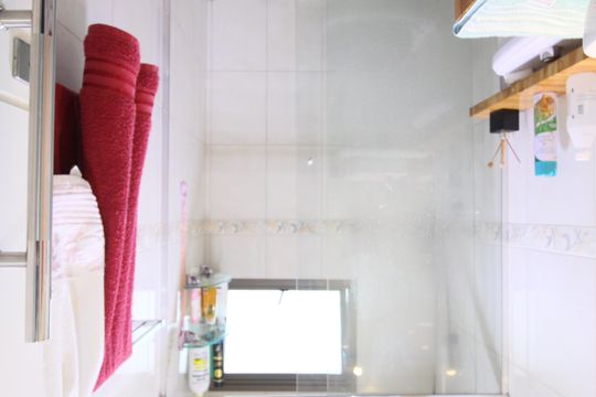 Banheiro  de apartamento à venda com 2 quartos, 70m² em Chácara Agrindus, Taboão da Serra