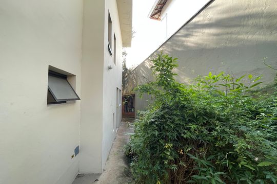 Fachada de casa de condomínio para alugar com 4 quartos, 200m² em Chácara das Paineiras, Cotia