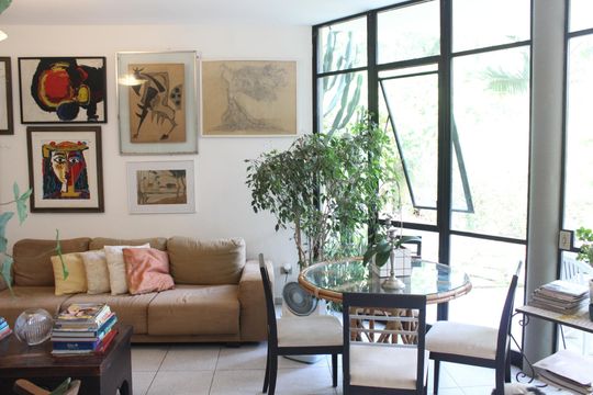 Sala de casa de condomínio para alugar com 4 quartos, 200m² em Chácara das Paineiras, Cotia