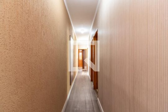 Casa à venda com 7 quartos, 300m² em Vila Romero, São Paulo