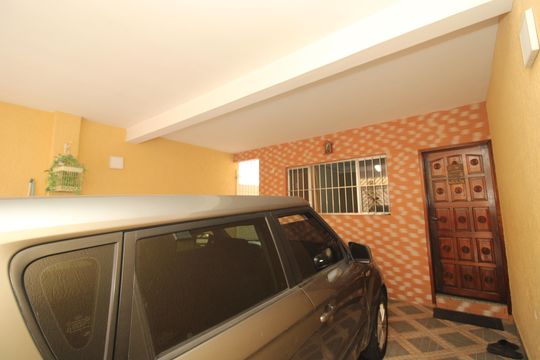 Garagem de casa à venda com 4 quartos, 240m² em Vila Carioca, São Paulo