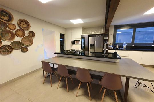 Casa à venda com 4 quartos, 748m² em Jardim Cordeiro, São Paulo