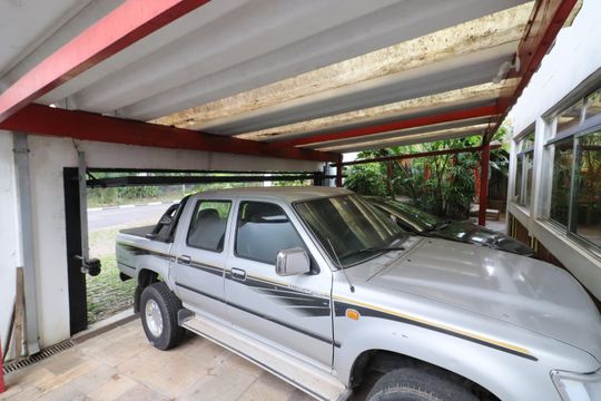 Garagem 2 de casa à venda com 5 quartos, 500m² em Continental, Osasco