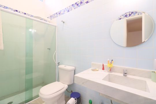 Banheiro 3 de casa à venda com 5 quartos, 500m² em Continental, Osasco