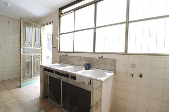 Área de Serviço de apartamento para alugar com 4 quartos, 203m² em Tabajaras, Uberlândia