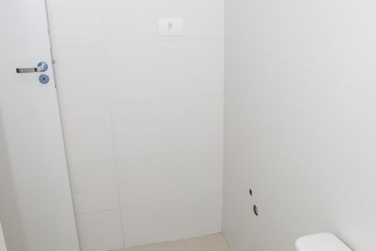 Banheiro de kitnet/studio à venda com 1 quarto, 33m² em Lapa, São Paulo