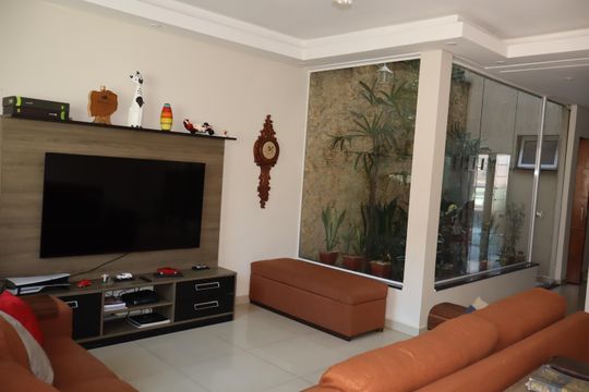 Sala de casa à venda com 3 quartos, 230m² em Jardim Santa Adelia, São Paulo