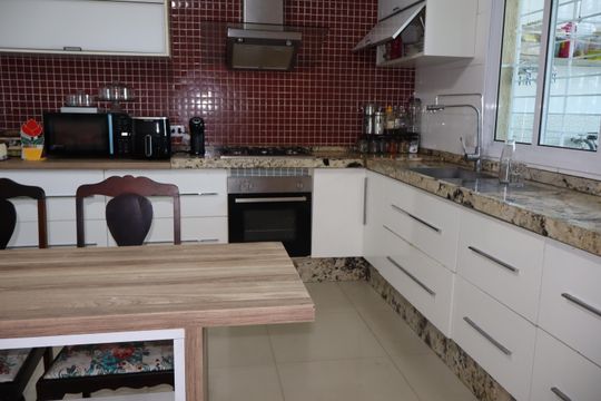 Cozinha de casa à venda com 3 quartos, 230m² em Jardim Santa Adelia, São Paulo