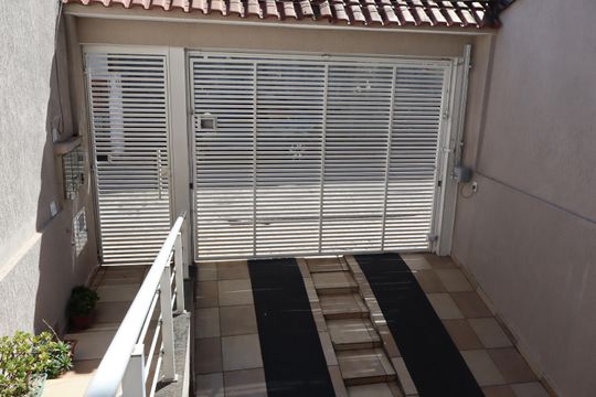 Garagem de casa à venda com 3 quartos, 230m² em Jardim Santa Adelia, São Paulo