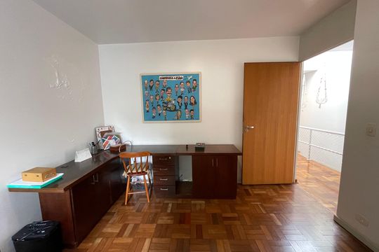 v de casa à venda com 5 quartos, 208m² em Vila Pirajussara, São Paulo