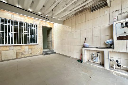 Garagem de casa à venda com 2 quartos, 108m² em Vila Santa Catarina, São Paulo