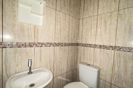 Banheiro de casa para alugar com 2 quartos, 75m² em Parque Cisper, São Paulo