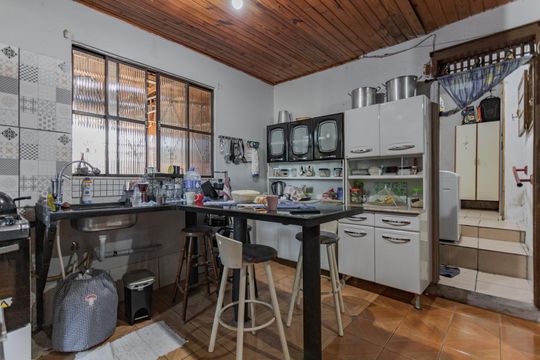 Cozinha de casa para alugar com 2 quartos, 140m² em Jardim Carvalho, Porto Alegre
