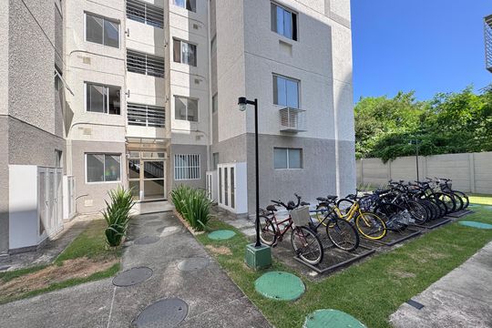 Fachada de apartamento para alugar com 2 quartos, 44m² em Recreio dos Bandeirantes, Rio de Janeiro