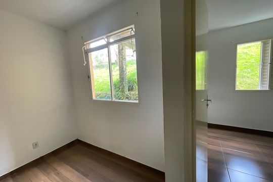 Corredor de apartamento para alugar com 2 quartos, 52m² em Jardim Arco-iris, Cotia