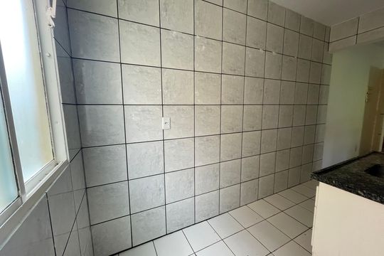 Lavanderia de apartamento para alugar com 2 quartos, 52m² em Jardim Arco-iris, Cotia