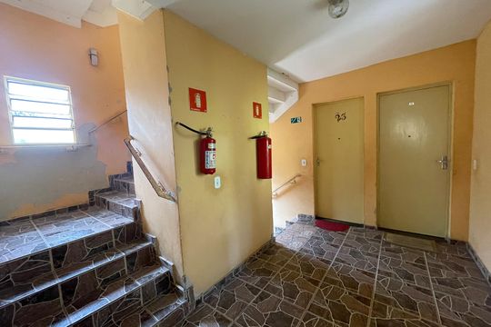 Hall de apartamento para alugar com 2 quartos, 52m² em Jardim Arco-iris, Cotia