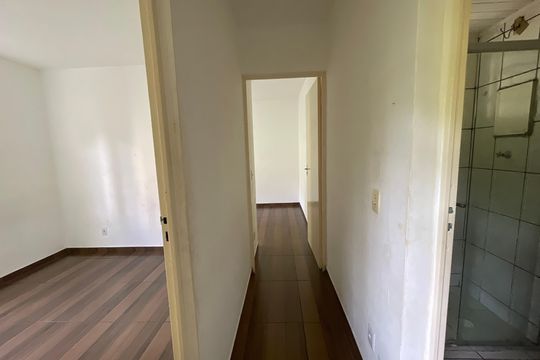 Corredor de apartamento para alugar com 2 quartos, 52m² em Jardim Arco-iris, Cotia