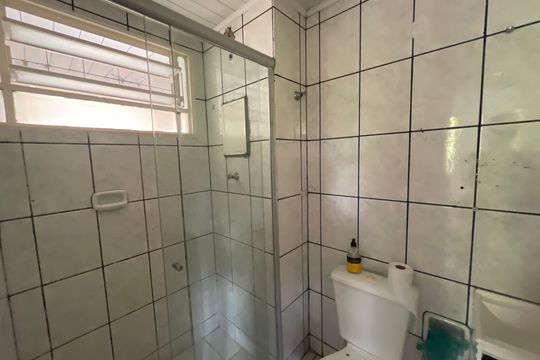 Banheiro de apartamento para alugar com 2 quartos, 52m² em Jardim Arco-iris, Cotia
