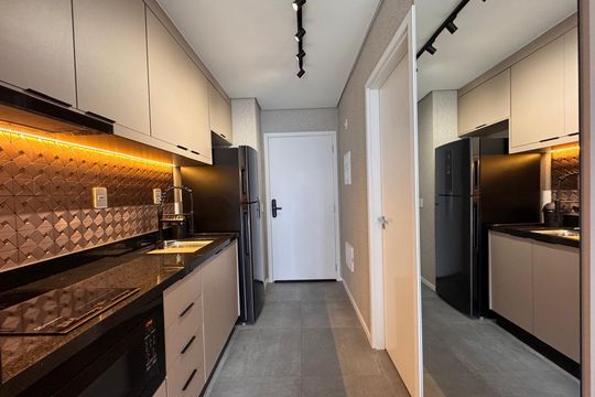 Cozinha de apartamento à venda com 1 quarto, 26m² em Vila Regente Feijó, São Paulo