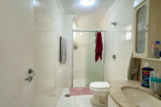 Banheiro de apartamento para alugar com 3 quartos, 100m² em Pinheiros, São Paulo