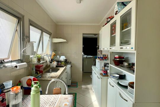 Cozinha de apartamento para alugar com 3 quartos, 100m² em Pinheiros, São Paulo