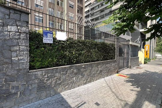 Placa de apartamento para alugar com 3 quartos, 100m² em Pinheiros, São Paulo