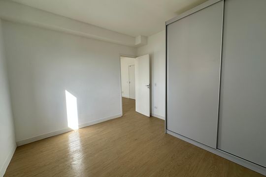 Quarto de apartamento para alugar com 1 quarto, 54m² em Jardim Maria Helena, Barueri