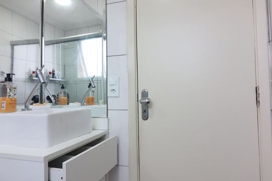 Banheiro Social de apartamento à venda com 1 quarto, 46m² em Vila Goncalves, São Bernardo do Campo