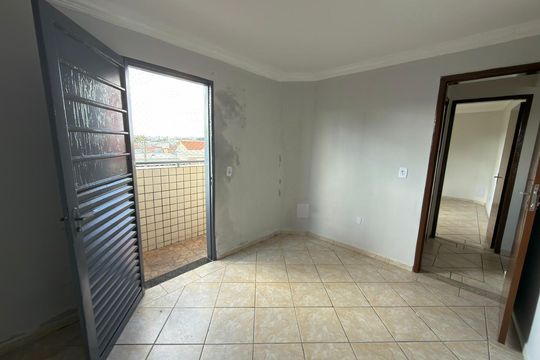 Quarto 01 de apartamento para alugar com 2 quartos, 60m² em Taguatinga, Brasília