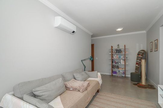 Sala de apartamento à venda com 2 quartos, 76m² em Chácara das Pedras, Porto Alegre