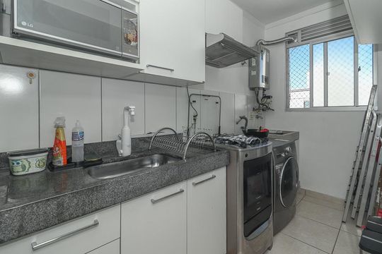 Cozinha de apartamento à venda com 2 quartos, 52m² em Morro Santana, Porto Alegre
