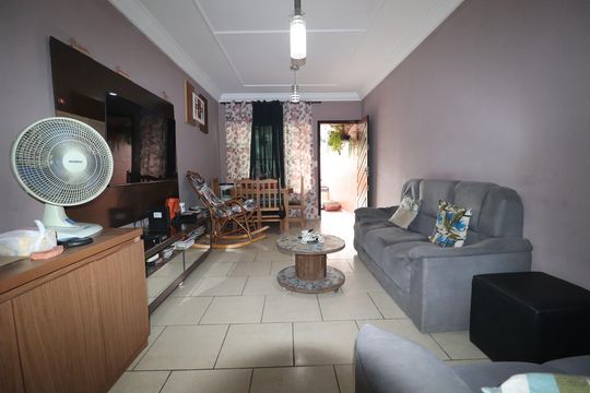 Sala de casa para alugar com 3 quartos, 116m² em Cidade São Jorge, Santo André