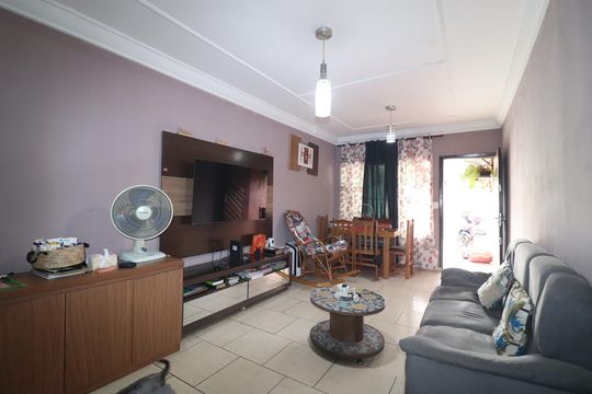 Sala de casa para alugar com 3 quartos, 116m² em Cidade São Jorge, Santo André