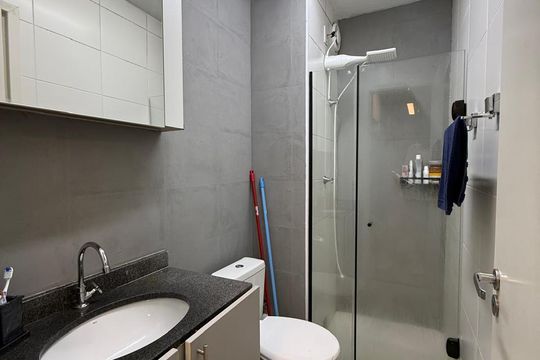 Banheiro de apartamento à venda com 2 quartos, 34m² em Jurubatuba, São Paulo