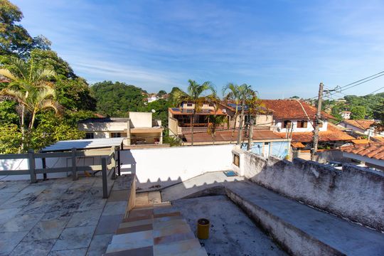 Casa de Condomínio para alugar com 4 quartos, 525m² em Baldeador, Niterói