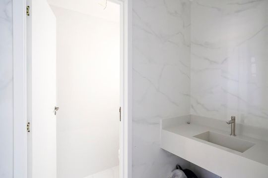 Banheiro de casa à venda com 3 quartos, 185m² em Olímpico, São Caetano do Sul