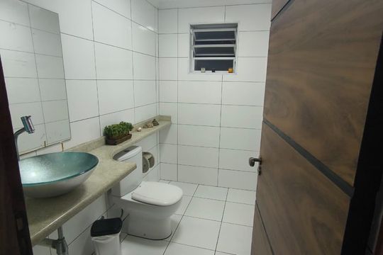 Banheiro de casa à venda com 3 quartos, 356m² em Jardim Munhoz, Guarulhos