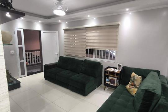 Sala de casa à venda com 3 quartos, 356m² em Jardim Munhoz, Guarulhos
