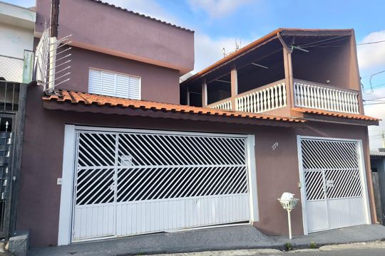 Fachada de casa à venda com 3 quartos, 356m² em Jardim Munhoz, Guarulhos
