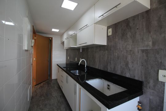 Cozinha de apartamento à venda com 3 quartos, 173m² em Jacarepaguá, Rio de Janeiro