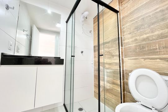 Banheiro de kitnet/studio para alugar com 1 quarto, 31m² em Parada Inglesa, São Paulo
